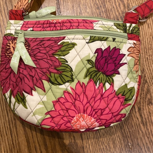 Vera Bradley purse in excellent condition! - Picture 4 of 4